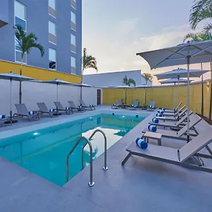 Hotel Express By Marriott Cancun Aeropuerto Alfredo V. Bonfil
