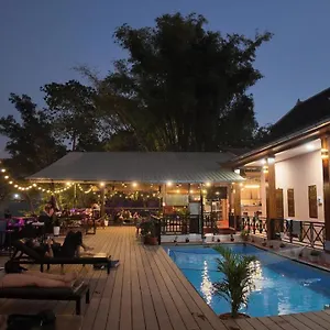 旅馆 Funny Riverside Backpackers 琅勃拉邦
